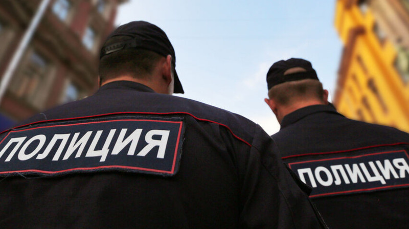 Несовершеннолетний напал с ножом на двух мужчин в России