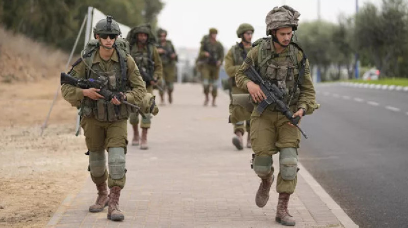 Армия Израиля проводит рейды по поиску заложников в секторе Газа