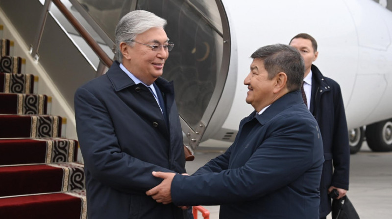 Токаев прибыл в Кыргызстан для участия в заседании совета глав СНГ