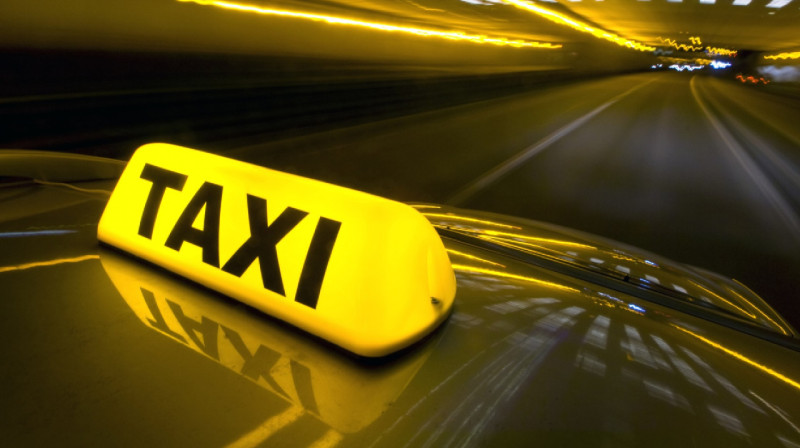 В Китае впервые в мире разрешили перевозить людей на беспилотных аэротакси