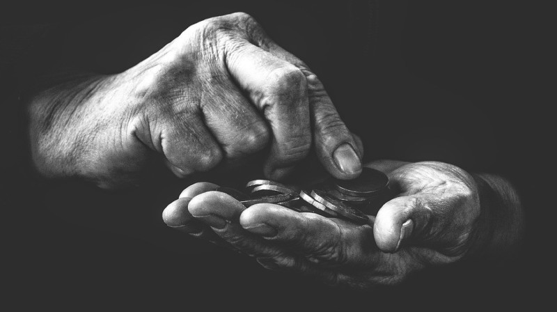 2,4 трлн тенге пенсий выплатили казахстанцам