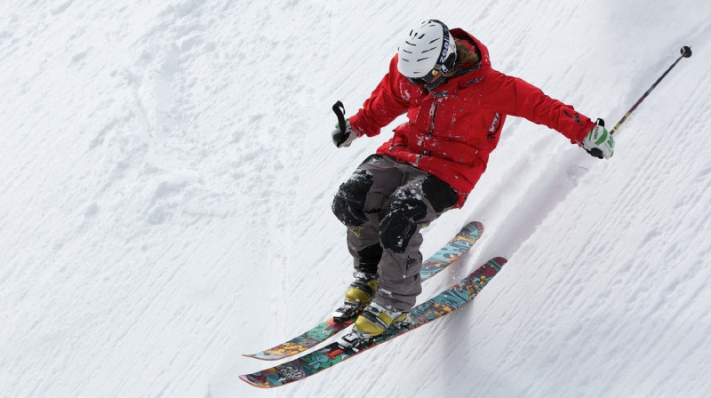 Лыжник погиб при сходе лавины в горах Алматы