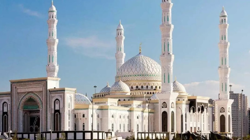 В Астане оцепили мечеть