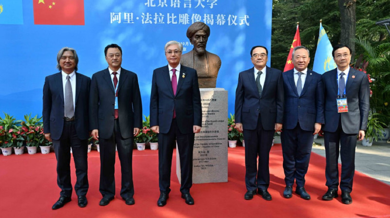 В Пекине открыли бюст аль-Фараби