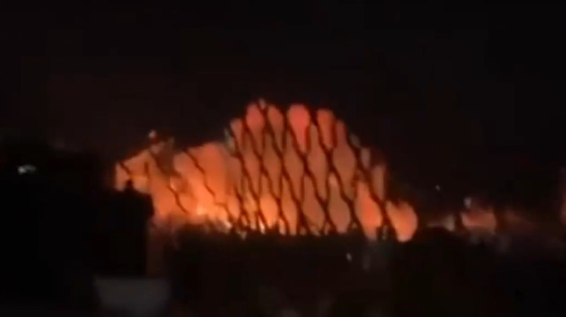 Ракетный удар на больницу в секторе Газа: черный флаг "мести" подняли в Иране