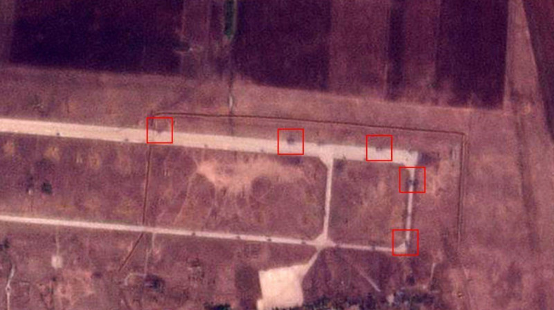 Появились спутниковые снимки разбомбленного луганского аэродрома