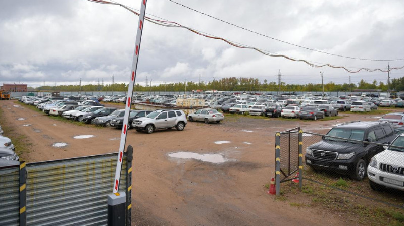 Автомобиль со штрафами на более 700 тысяч тенге задержали в Атырау