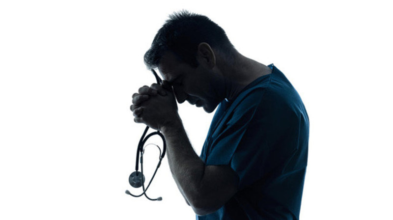 Женщина чуть не погибла из-за врачебной ошибки в России