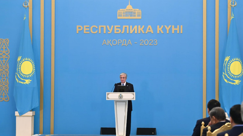 Токаев – «лидерам мнений»: Будем жестко пресекать любые слова и действия, которые входят в противоречие с законом