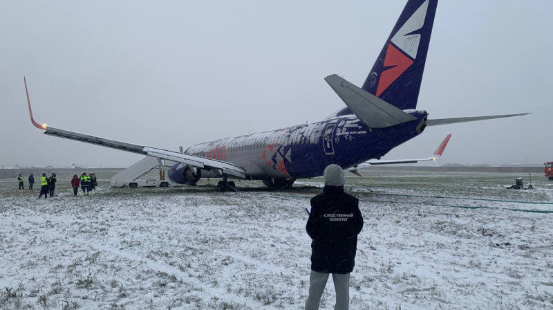 В Перми Boeing 737 выкатился за пределы полосы