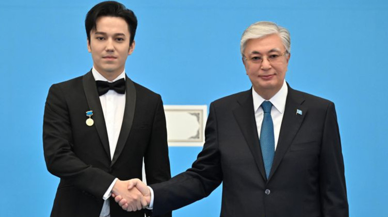 Димашу Кудайбергену дали звание народного артиста Казахстана