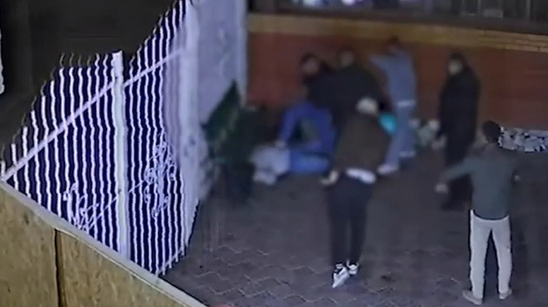 В Актау неизвестные напали на 40-летнего мужчину и избили его возле бани