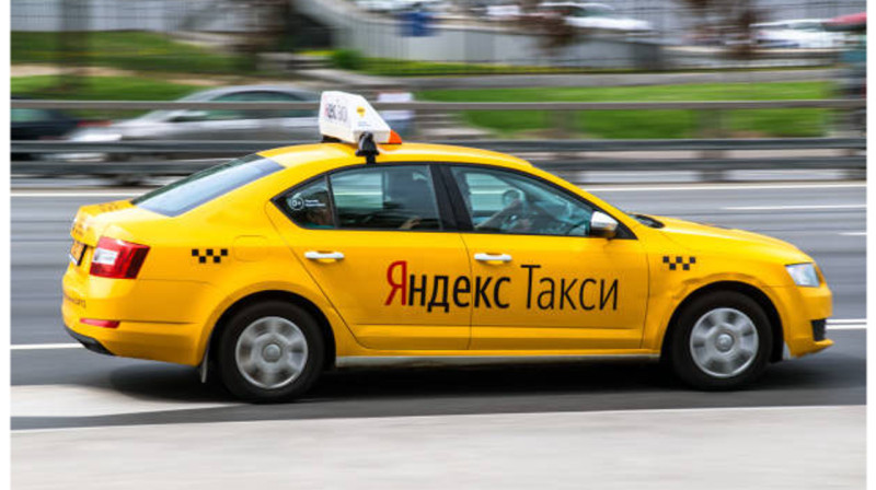 "Яндекс" вводит запрет на подачу такси в места без стоянок