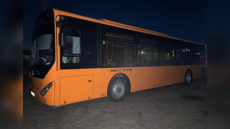 Автобус сбил женщину на остановке и продолжил маршрут в Экибастузе