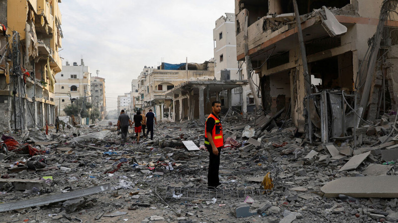 Израиль усиливает наземные маневры и воздушные атаки в Секторе Газа