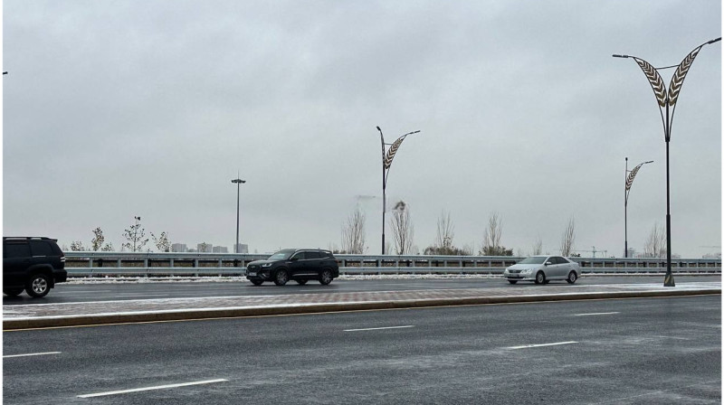 Проезд для автомобилей открыли на новом мосту в Астане