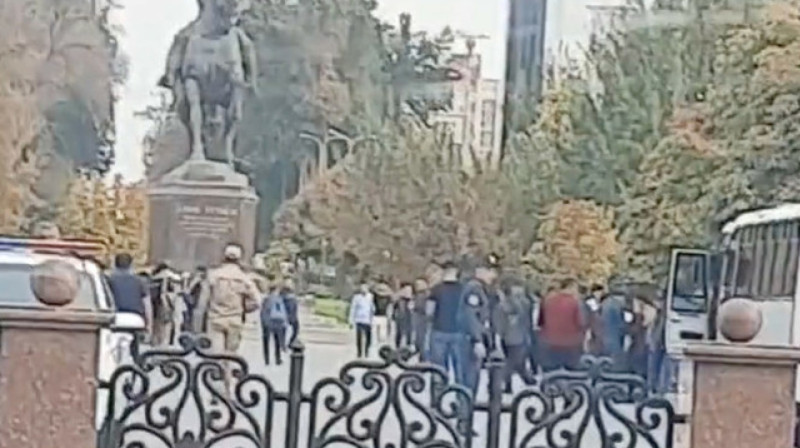 Митинг в поддержку Палестины: более 100 человек доставили в отделения полиции Ташкента