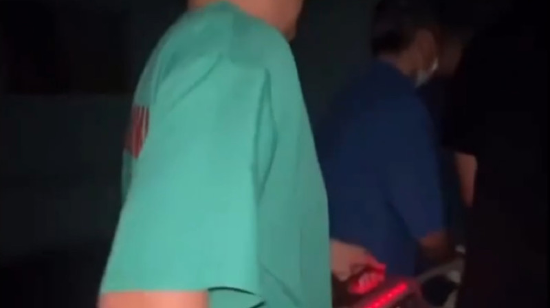 Блэкаут в Астане: в соцсетях появилось видео транспортировки пациента к аппарату ИВЛ