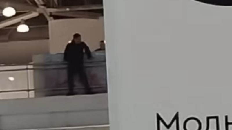 Прыжком со второго этажа пытался спастись мужчина, укравший обувь в Караганде