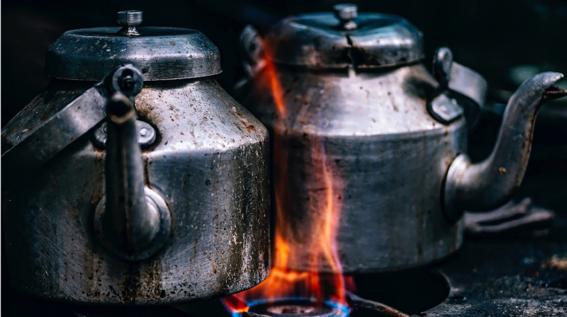 Мать с двумя детьми насмерть отравились угарным газом в Костанайской области