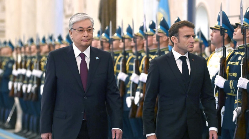 Макрон прибыл в Казахстан