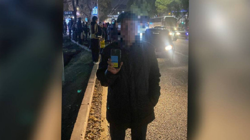 В Алматы задержали пенсионера-карманника в автобусе