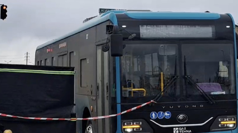В Караганде водитель автобуса насмерть сбил пешехода