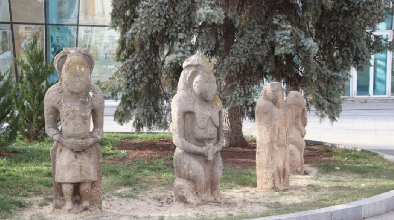 Кипчакские каменные памятники повредили в Харькове