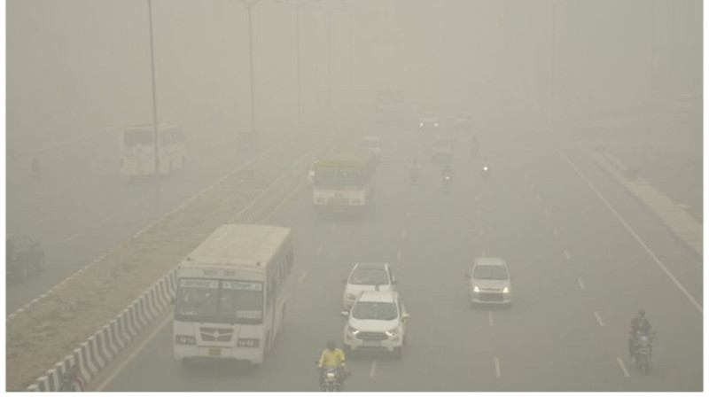 Отмену занятий для учеников младших классов продлили из-за токсичного смога в Индии