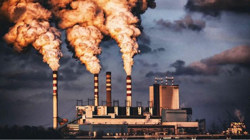 В Усть-Каменогорске намерены бороться с заводскими выбросами