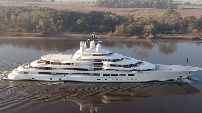 В Италии исчезла арестованная суперяхта Путина