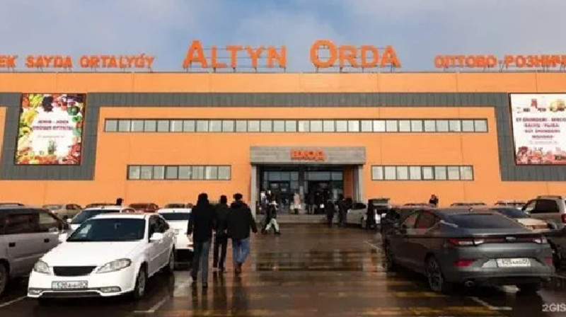 В Алматы торговцы скандально известного рынка заявили о насилии и поборах