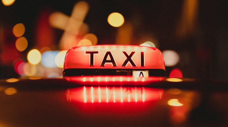 В Казахстане проведут проверку таксистов на стихийных стоянках