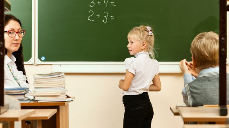 «Требовала зарплату»: уволенного педагога вернули на работу в Актау