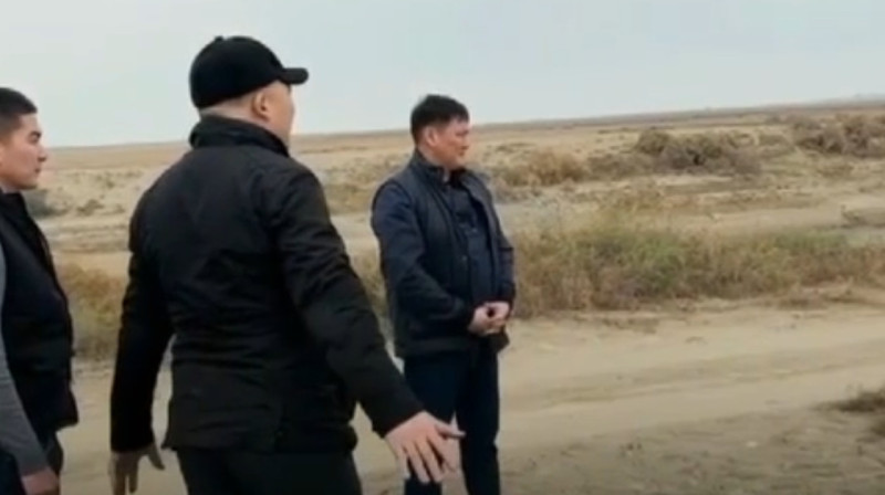 Четверо мужчин незаконно добывали песок в Туркестанской области