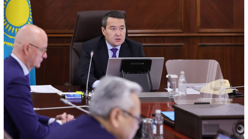 Казахстанской экономике пришлось адаптироваться к сложным условиям, считает Смаилов
