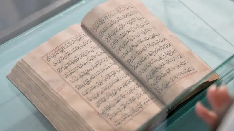 Коран Кенесары хана передали в мавзолей Яссауи