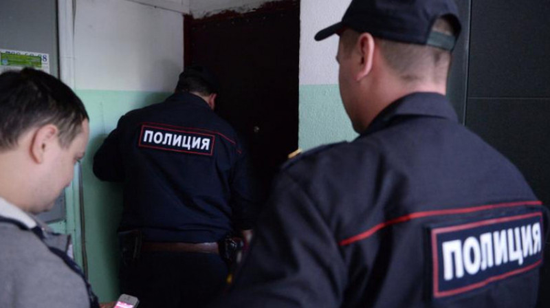 В Кемеровской области полицейские приходят домой к женам мобилизованных, выступающим за возвращение мужей с фронта