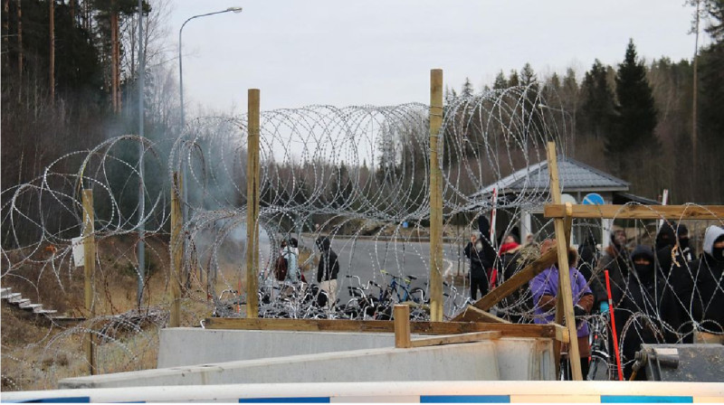 Финские пограничники применили слезоточивый газ на границе с Россией