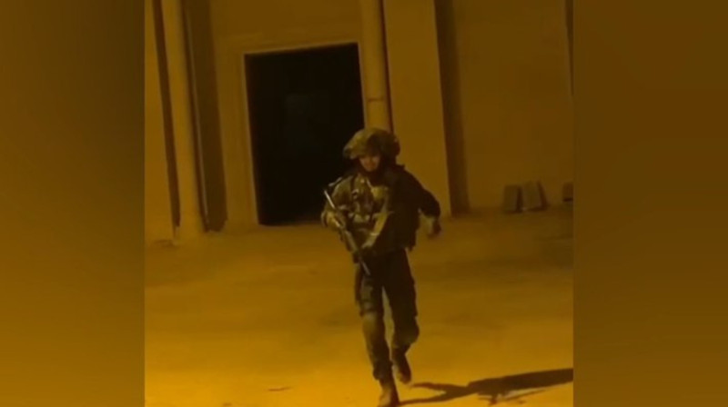 Гранату в мечеть забросил военный Израиля во время призыва к молитве. ВИДЕО