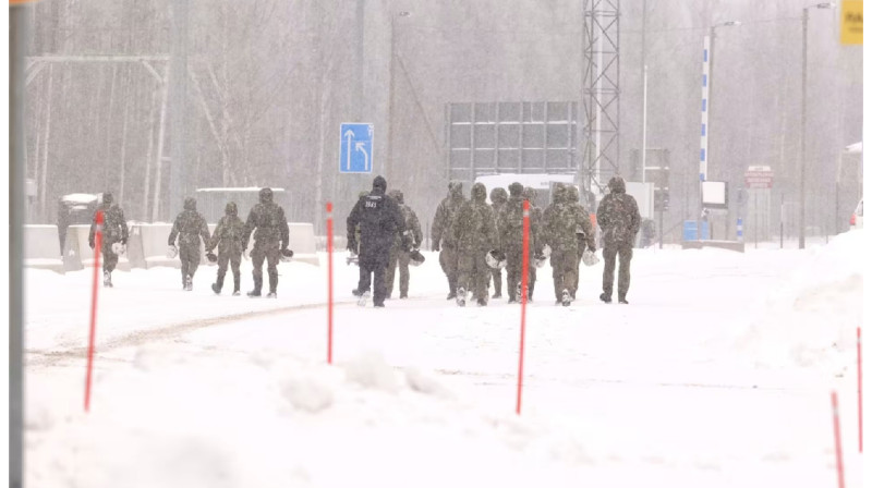 Финляндия направила военных на границу с Россией