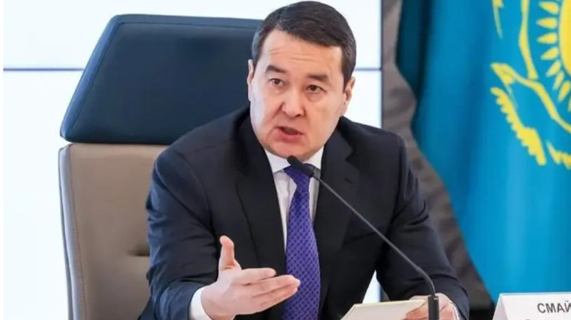 «Счел правильным»: Смаилов объяснил поездку на похороны Болата Назарбаева