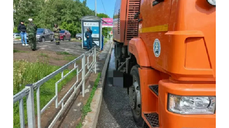 В Караганде КамАЗ сбил женщину