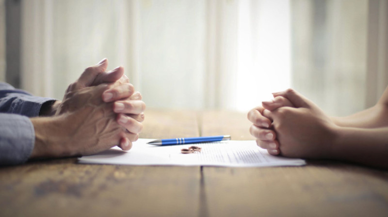 Казахстанцам будет труднее расторгнуть брак