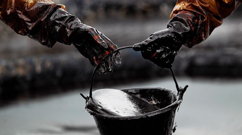 Казахстан сократит добычу нефти с нового года