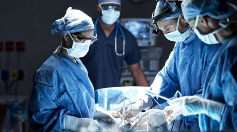 В Актау ребенку парализовало лицо после операции, проведенной  иностранным  специалистом