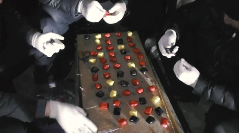 Более 50 кг "синтетики" обнаружили в домашней нарколаборатории в Алматинской области