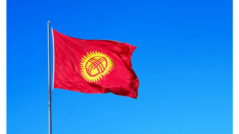 Милиция прервала автопробег против изменения флага Кыргызстана