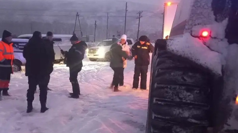 Четыре человека потерялись в ВКО из-за непогоды