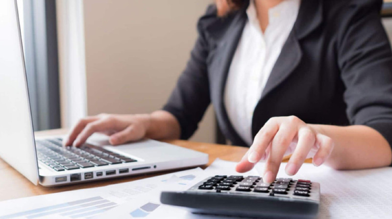 Сотни школьных  бухгалтеров боятся остаться безработными в Актобе